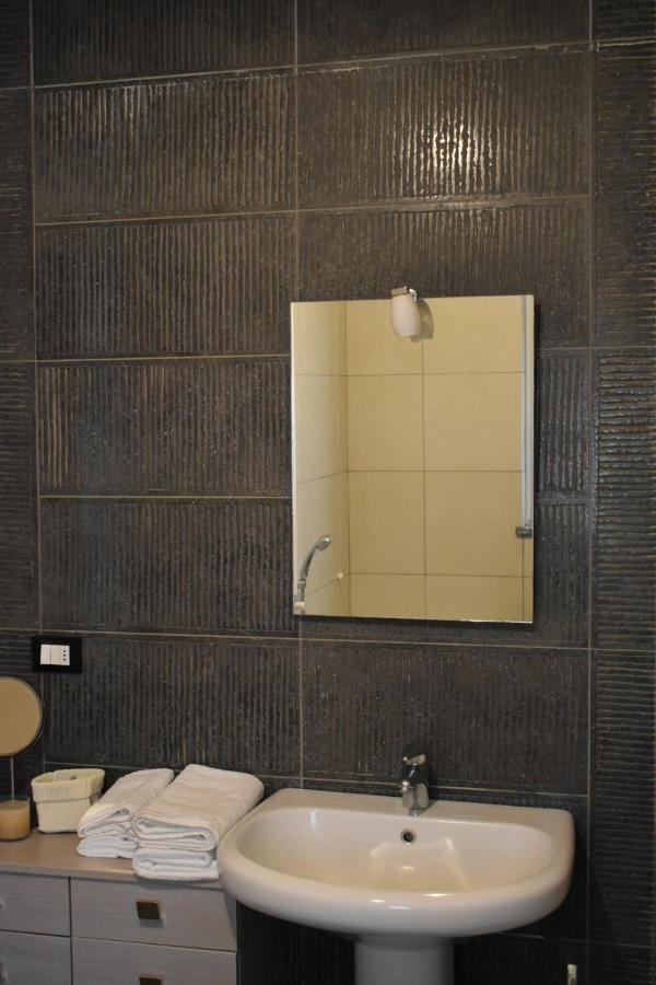 House Promenade Santa Giulia Apartment มิลาน ภายนอก รูปภาพ