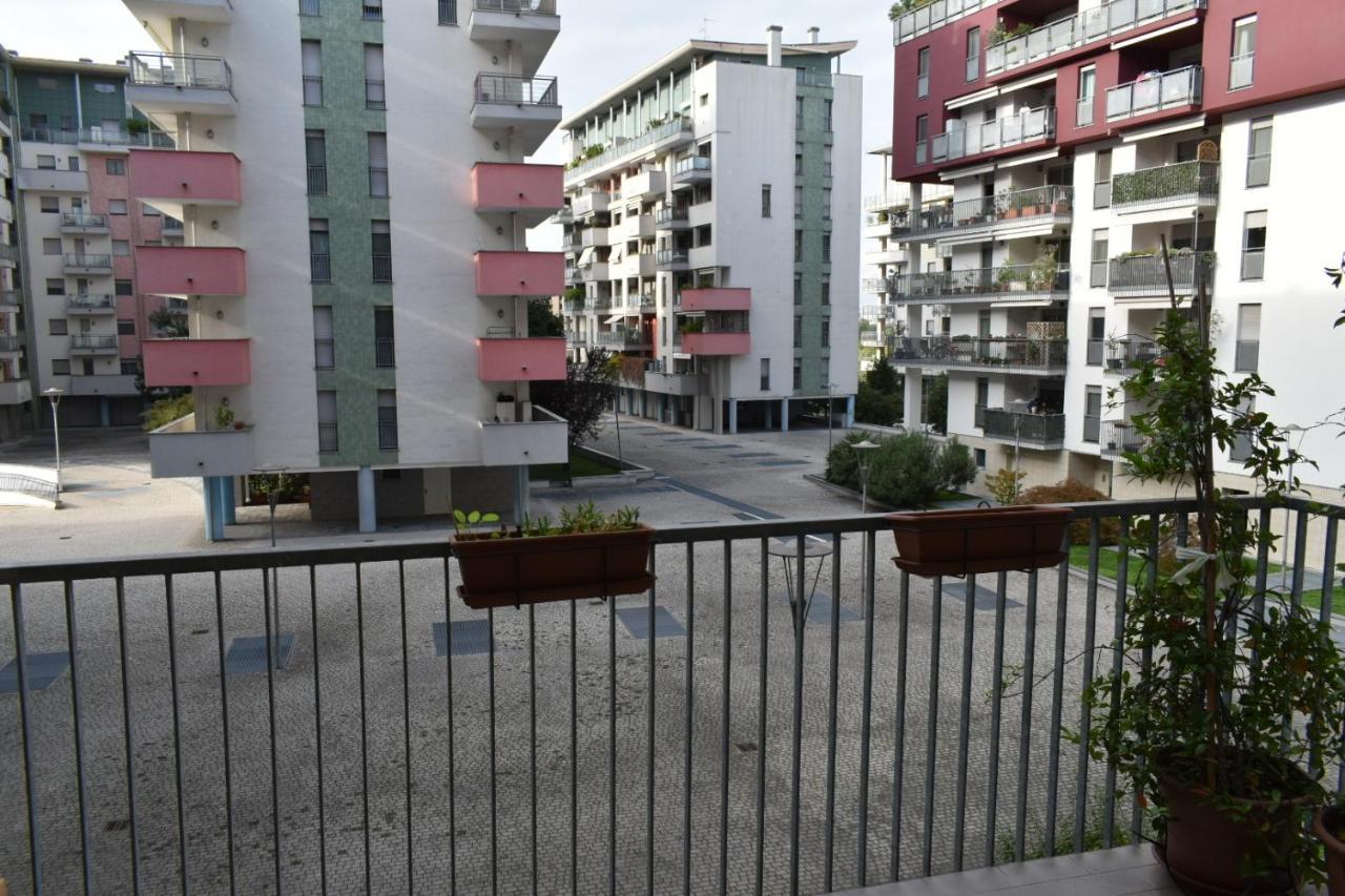 House Promenade Santa Giulia Apartment มิลาน ภายนอก รูปภาพ